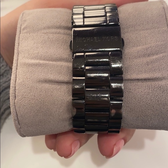 Michael Kors Black Plated Pave Glitz Dial Watch - Picture 4 of 10